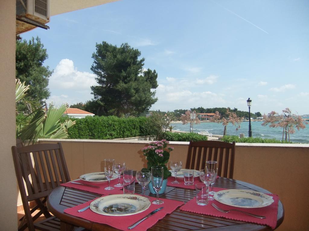 Beach Home Noemie วีร์ ภายนอก รูปภาพ